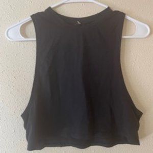Lululemon cropped workout tank